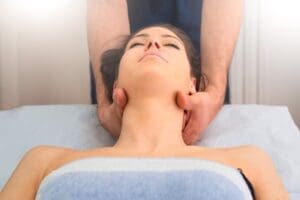 Il mal di schiena e l’ osteopatia